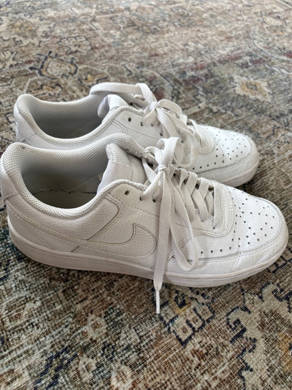 Nike - White Leather Low-Top Sneakers